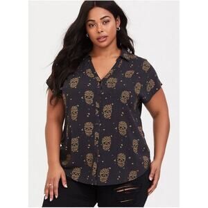 Torrid Women's Faded Black Floral Skull Button Front Top Blouse Plus Size 3X